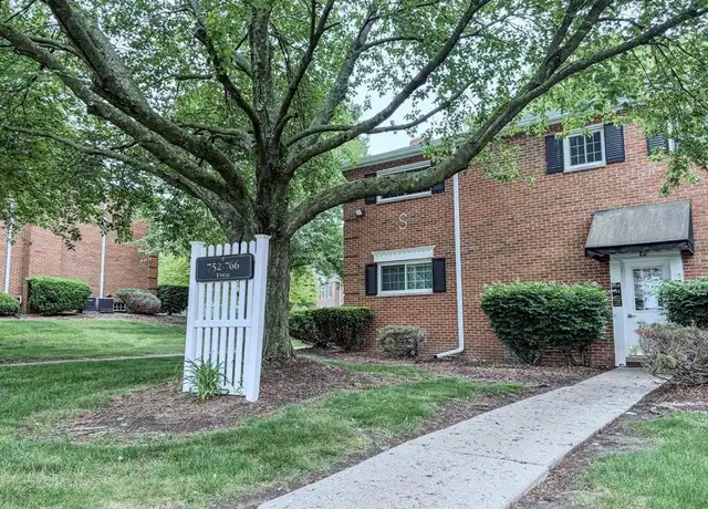 Property at 756 E Fox Hills Dr, Bloomfield Hills, MI, 48304, 1 bed, 1 bath, [object Object]