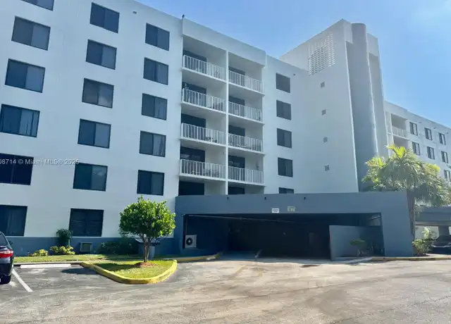 Property at 901 Hillcrest Dr #205, Hollywood, FL, 33021, 2 beds, 2 baths, [object Object]