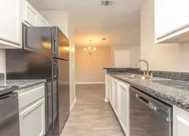 Property at 1000 Commons Cir, Vicksburg, MS, 39180, 1 bed, 1 bath, [object Object]