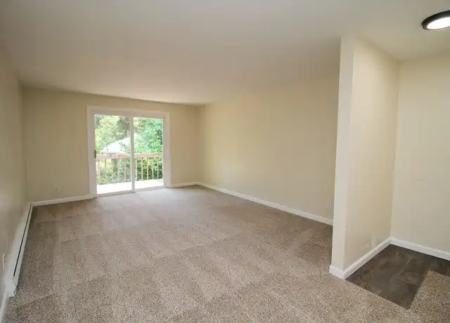 Property at 11102 SW 62nd Ave Unit 11122, Portland, OR, 97219, 2 beds, 1 bath, [object Object]