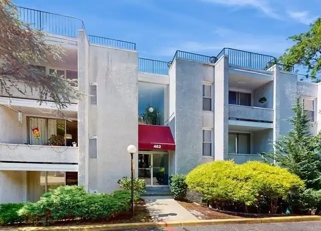 Property at 462 River Rd Apt I, Nutley, NJ, 07110, 2 beds, 1.5 baths, [object Object]