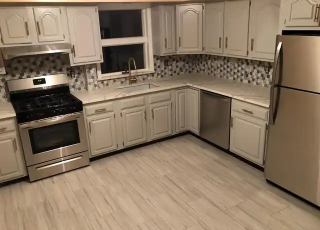 Property at 315 Chase Ave Unit 1, Lyndhurst, NJ, 07071, 2 beds, 1 bath, [object Object]