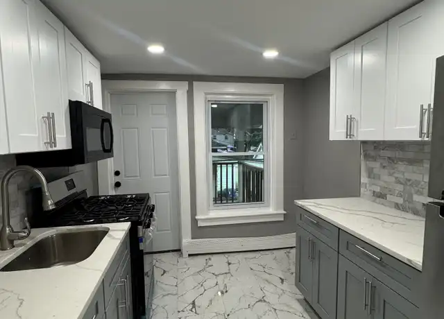 Property at 30 Davis St Unit 3, New Haven, CT, 06515, 3 beds, 1 bath, [object Object]