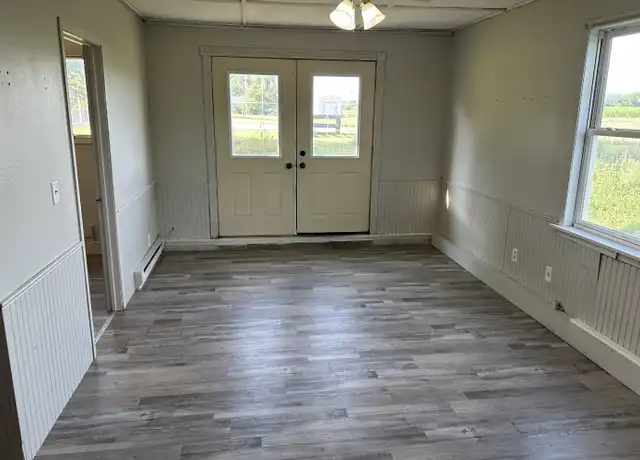 Property at 120 N Jefferson St Unit 5, Grandview, IA, 52752, 2 beds, 1 bath, [object Object]