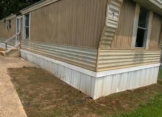 Property at 3010 21st Street Ln NE Unit 7C, Hickory, NC, 28601, 2 beds, 1 bath, [object Object]