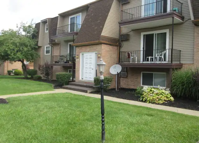 Property at 7125 Locust Ave Unit 7125-05, Youngstown, OH, 44512, 2 beds, 1 bath, [object Object]