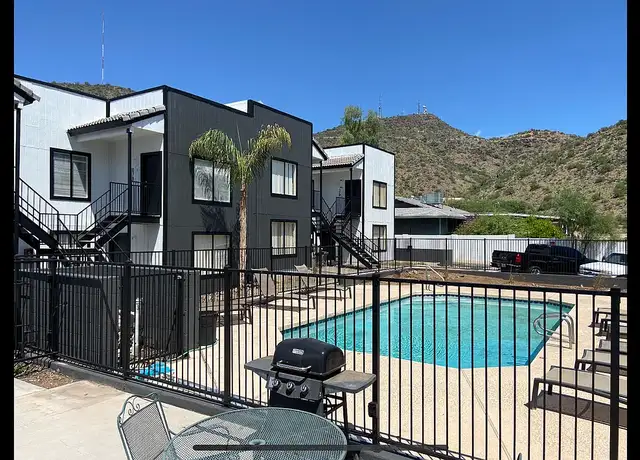 Photo of 1735 W Cortez St, Phoenix, AZ 85029
