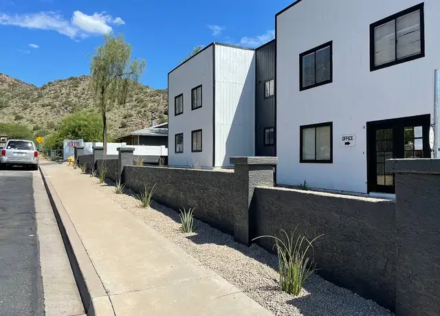 Photo of 1735 W Cortez St, Phoenix, AZ 85029