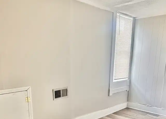 Property at 212 N 25th St, Louisville, KY, 40212, 3 beds, 1 bath, [object Object]