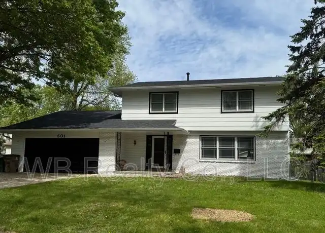 Property at 601 34th St, West Des Moines, IA, 50265, 4 beds, 2.5 baths, [object Object]