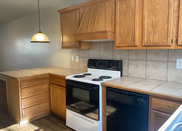 Property at 1320 Oakland Ave Unit 12, Fayetteville, AR, 72703, 2 beds, 1 bath, [object Object]