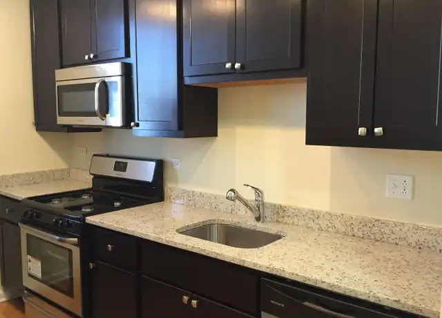 Property at 2452 W Albion Ave Unit 2E, Chicago, IL, 60645, 2 beds, 1 bath, [object Object]