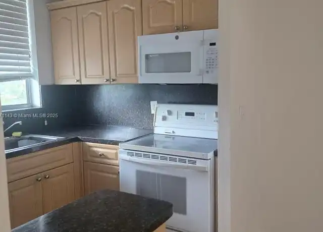 Property at 1801 S Treasure Dr #405, North Bay Village, FL, 33141, 1 bed, 1 bath, [object Object]