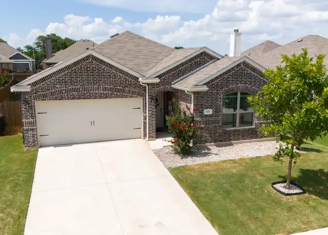 Property at 1437 Lakeview Dr, Azle, TX, 76020, 3 beds, 2 baths, [object Object]