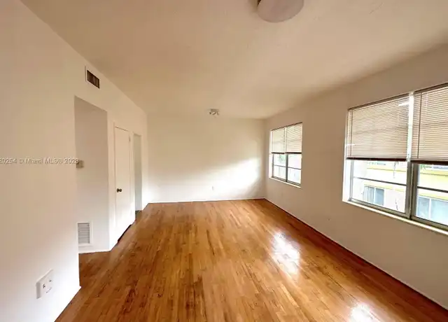 Property at 6945 Rue Vendome, Miami Beach, FL, 33141, 1 bed, 1 bath, [object Object]