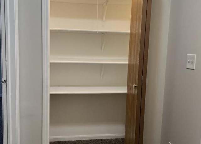 Photo of 385 N Wood Dale Rd Unit 4, Wood Dale, IL 60191