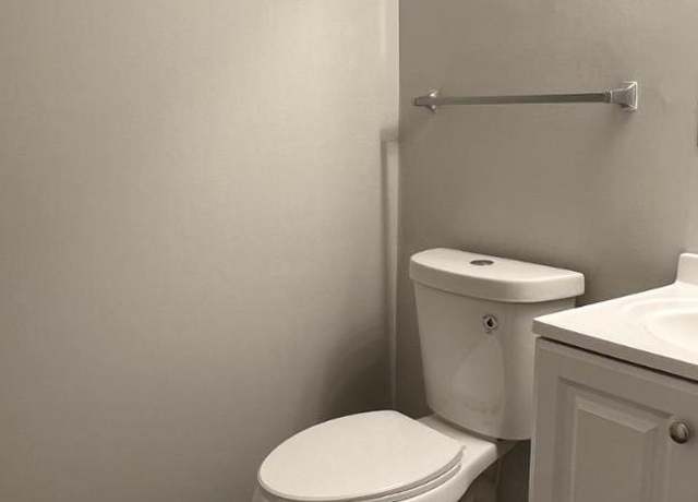 Photo of 385 N Wood Dale Rd Unit 4, Wood Dale, IL 60191