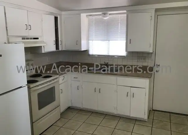 Property at 402 E Yavapai Rd, Tucson, AZ, 85705, 2 beds, 1 bath, [object Object]