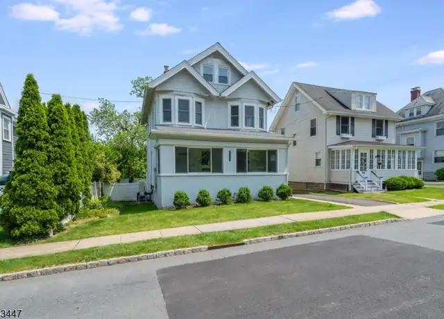 Property at 28 N Hillside Ave, Chatham, NJ, 07928, 4 beds, 1 bath, [object Object]