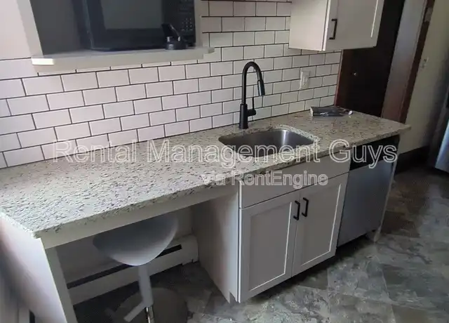 Property at 583 Holly Ave Unit 3, St Paul, MN, 55102, 2 beds, 1 bath, [object Object]