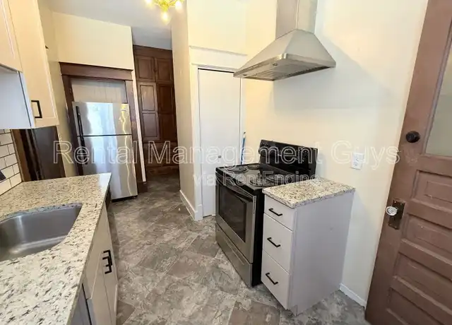 Property at 583 Holly Ave Unit 3, St Paul, MN, 55102, 2 beds, 1 bath, [object Object]