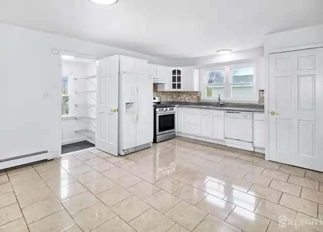 Property at 46 Amboy Rd, Matawan, NJ, 07747, 3 beds, 1 bath, [object Object]