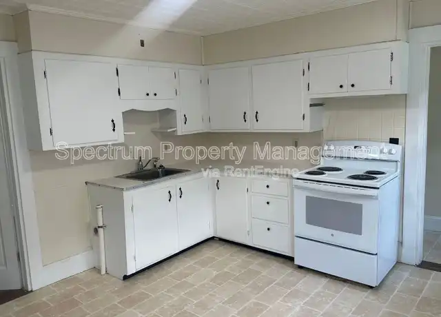 Property at 12 East St Unit 2, Skowhegan, ME, 04976, 2 beds, 1 bath, [object Object]