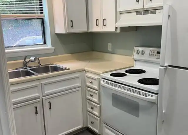 Property at 1107 E Ocean View Ave #15, Norfolk, VA, 23503, 2 beds, 1 bath, [object Object]