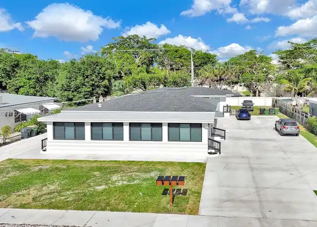 Property at 12400 NE 11th Ct Unit 2, North Miami, FL, 33161, 2 beds, 1 bath, [object Object]
