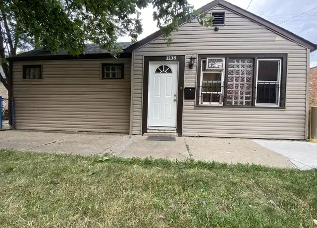 Property at 3238 N Leclaire Ave, Chicago, IL, 60641, 2 beds, 1 bath, [object Object]