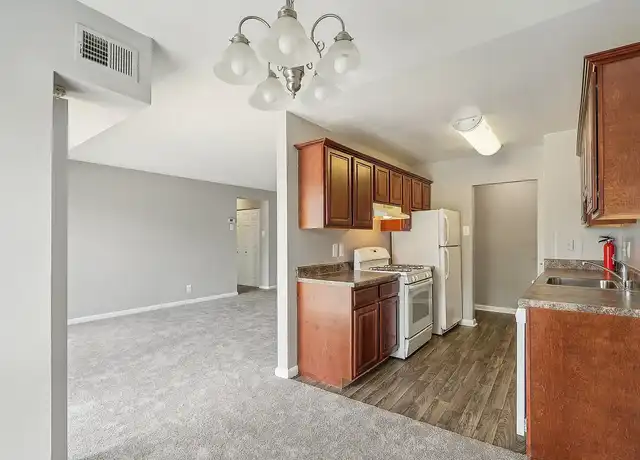 Property at Andrews Ridge Apartments - 5635 Regency Park Ct, Hillcrest Heights, MD, 20746, 1-3 bed, 1 bath, [object Object]