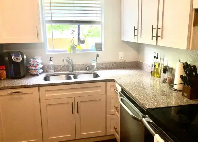 Property at 929 NW Summercrest Blvd, Burleson, TX, 76028, 3 beds, 1.5 baths, [object Object]