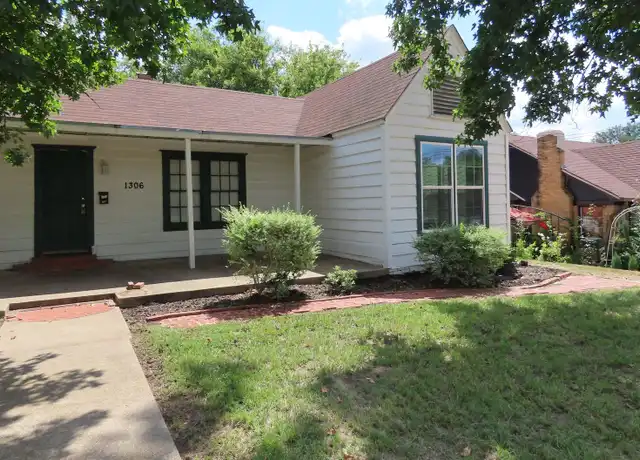 Property at 1306 S Glenwood Blvd, Tyler, TX, 75701, 3 beds, 2 baths, [object Object]