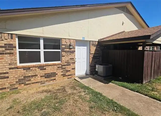 Property at 212 N Shady Shores Rd, Lake Dallas, TX, 75065, 1 bed, 1 bath, [object Object]