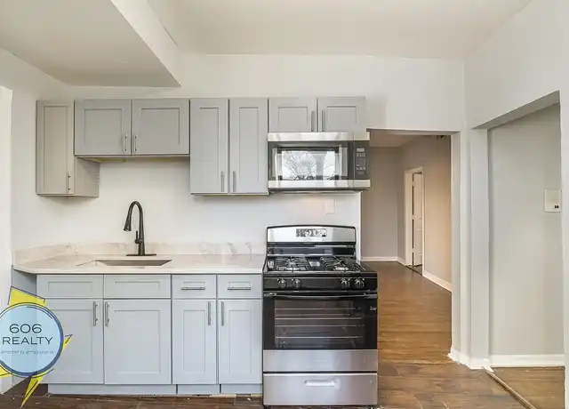 Property at Hyde Park Apartments - 1030 E Hyde Park Blvd, Chicago, IL, 60615, 2-3 beds, 1 bath, [object Object]
