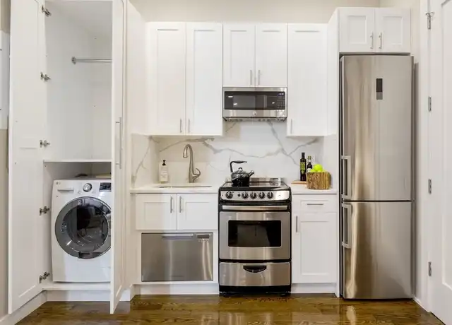 Property at 321 W 11th St Unit 9, New York, NY, 10014, 2 beds, 1 bath, [object Object]