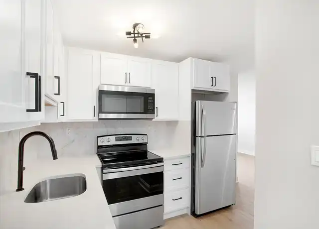 Property at Bella Vista Apartments - 821 Jersey Ave, Elizabeth, NJ, 07202, 1 bed, 1 bath, [object Object]