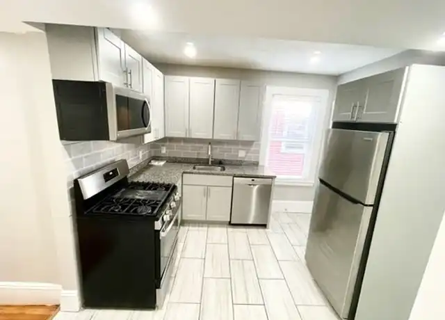 Property at 1 Ropes St Unit 2, Salem, MA, 01970, 3 beds, 1 bath, [object Object]