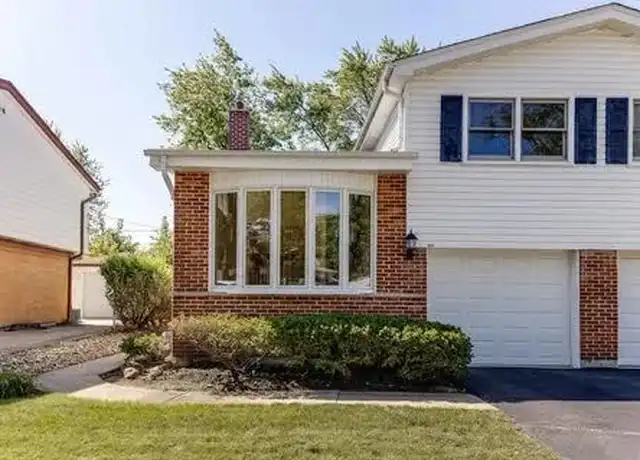 Property at 315 E Valley Ln, Arlington Heights, IL, 60004, 4 beds, 2.5 baths, [object Object]