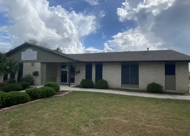 Property at 1200 Meadow Park Ln Unit 105, Lockhart, TX, 78644, 4 beds, 1 bath, [object Object]