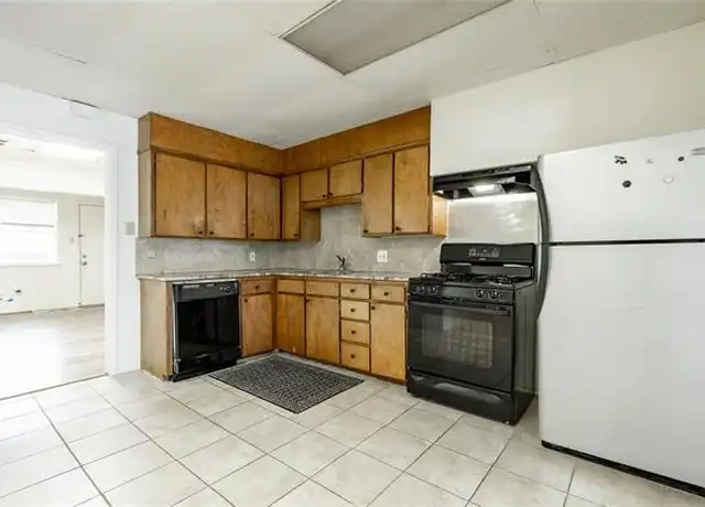 Property at 2809 Townsend Dr, Fort Worth, TX, 76110, 3 beds, 3 baths, [object Object]