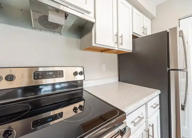 Property at Capitol Steps Apartments & Furnished Suites - 1633 Bellevue Ave, Seattle, WA, 98122, 1 bed, 1 bath, [object Object]
