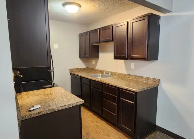Property at 3720 Martin Luther King Junior Pkwy Unit 16, Des Moines, IA, 50310, 1 bed, 1 bath, [object Object]