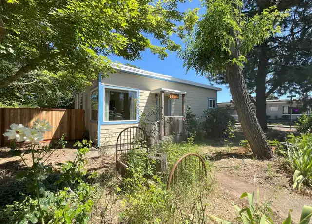 Property at 8025 SE Woodstock Blvd, Portland, OR, 97206, 3 beds, 1 bath, [object Object]