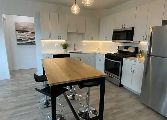 Property at HIGHPOINT Highwood Station 546 - 546 Green Bay Rd, Highwood, IL, 60040, 1 bed, 1 bath, [object Object]