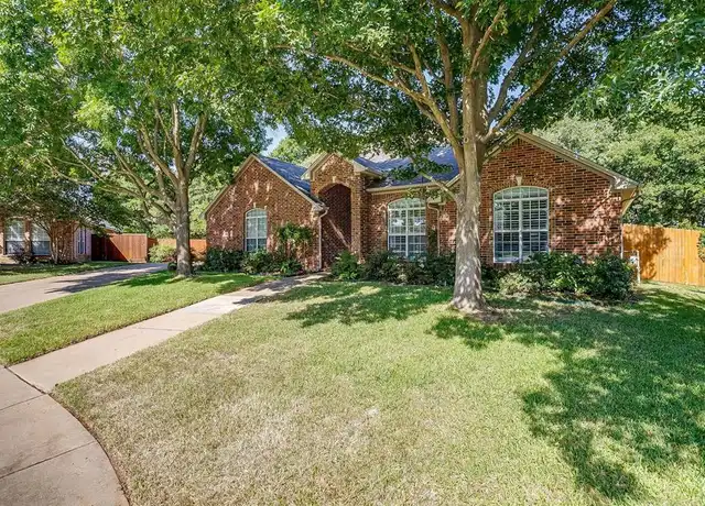 Property at 750 Shady Tree Ct, Burleson, TX, 76028, 3 beds, 2 baths, [object Object]