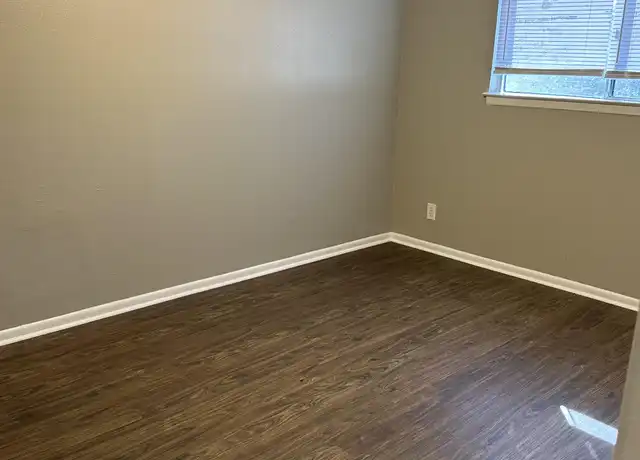 Property at 880 N 7th St Unit 4, Beaumont, TX, 77702, 2 beds, 1 bath, [object Object]