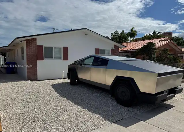 Property at 3610 SW 25th Ter Unit 3612, Miami, FL, 33133, 2 beds, 1 bath, [object Object]