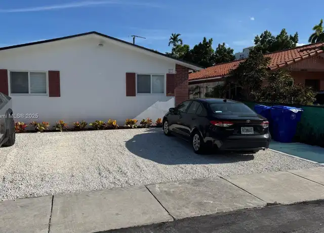 Property at 3610 SW 25th Ter Unit 3612, Miami, FL, 33133, 2 beds, 1 bath, [object Object]