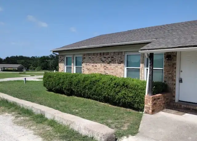 Property at 863 Meadowlark Cir, Granbury, TX, 76049, 2 beds, 1 bath, [object Object]